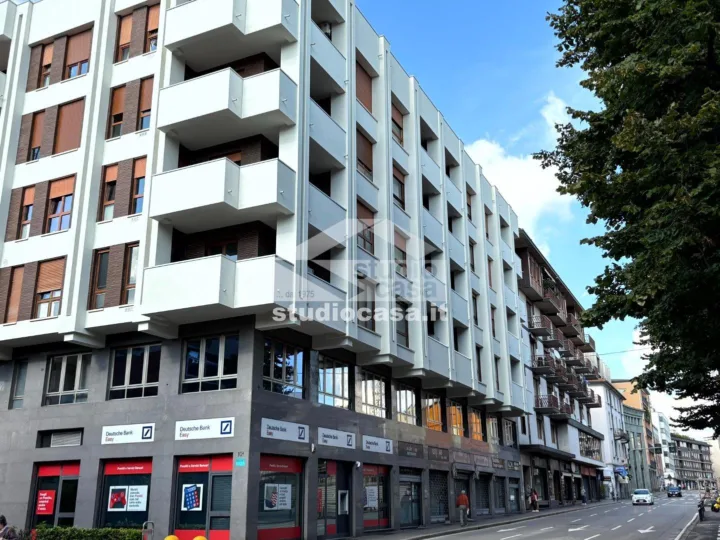 Negozio Ottimo, 70 mq, Bergamo — Via Angelo Maj – centro, Bergamo (BG)