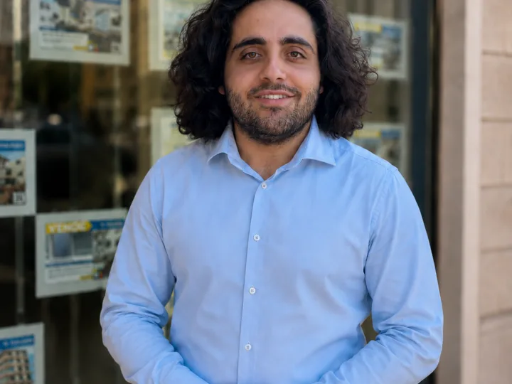Mattia De Angelis, Agente Immobiliare